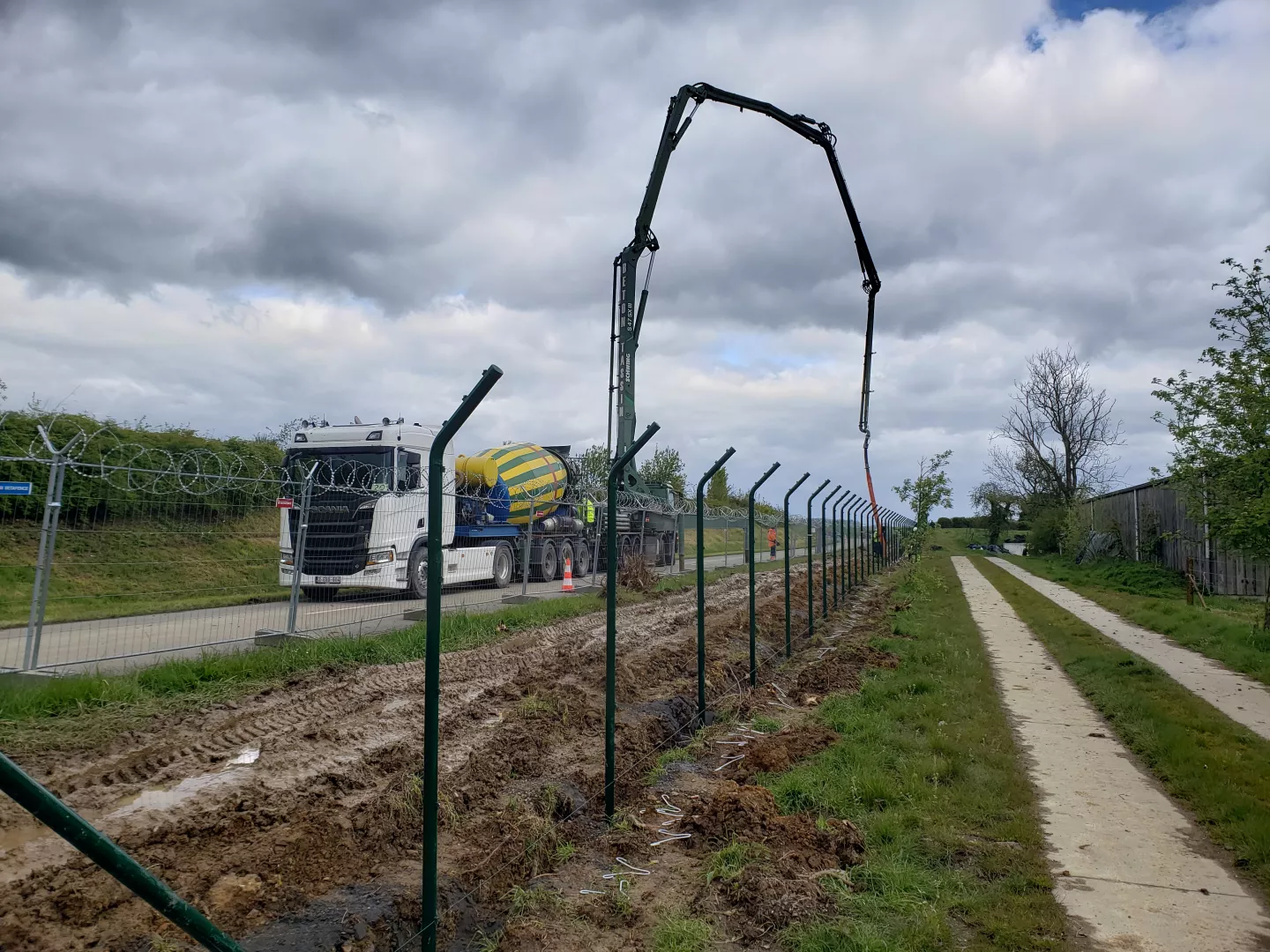 Guisse remplace les clôtures dans les bases militaires de Florennes et Beauvechain